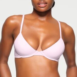 NWT Skims Fits Everybody Scoop Plunge Bra in Color Cherry Blossom - size 32DD